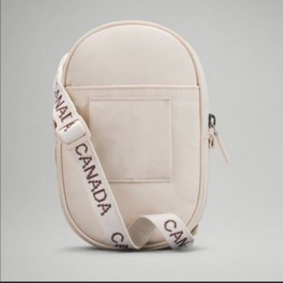 BNWT Lululemon Team Canada Future Legacy Crossbody Bag - Picture 3 of 5